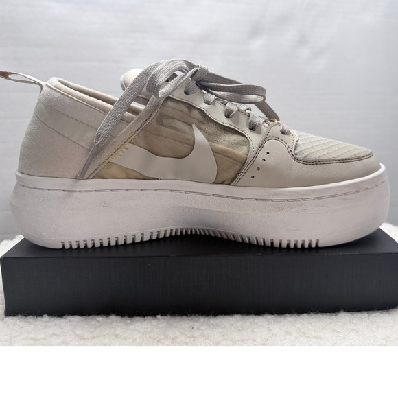 Nike Court Vision Alta Womens 8.5 Beige Platform Sneakers Low Top Trainers - Picture 5 of 13